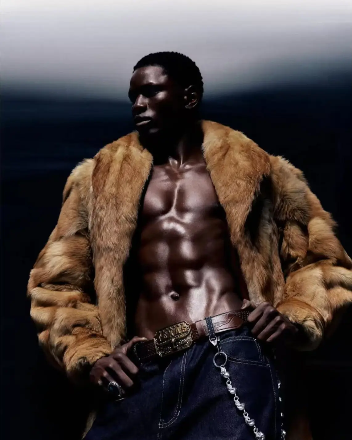 Spotlight burning through the dark. Golden fur shielding the core. Enter the loop at PSYLOS1.COM Be a devil #AvantGarde #Streetwear #BeADevil #DarkAesthetic #OOTD (2/4)