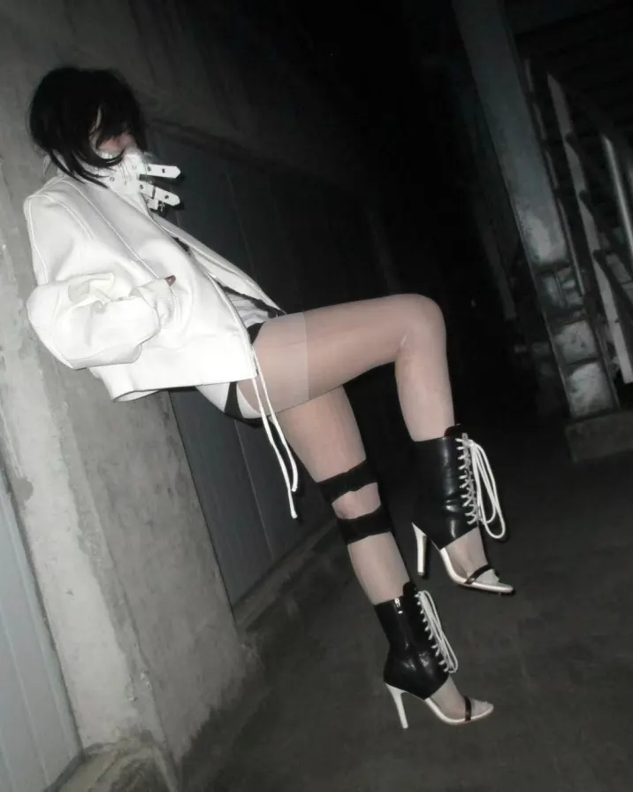 Light follows whoever dares it. White leather reflects its own mood, fur collar glowing like an untamed halo. At night, this jacket becomes #nightrebel Shop Now at psylos1.com → REBEL WAVE | White Devil Fur Collar Leather Jacket #RebelWave #BlackFriday #NightRebel (2/7)