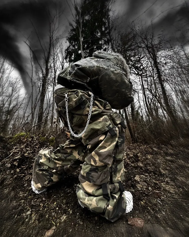 Anonymity is the new currency. Glitch the simulation in these VaultLayer Combat Utility Pants. Authorize your access at PSYLOS1.COM VANGUARDIA | VaultLayer Combat Utility Pants - Camo #Techwear #Subversive #Vanguardia #Streetwear #Camo #psylos1 (4/10)